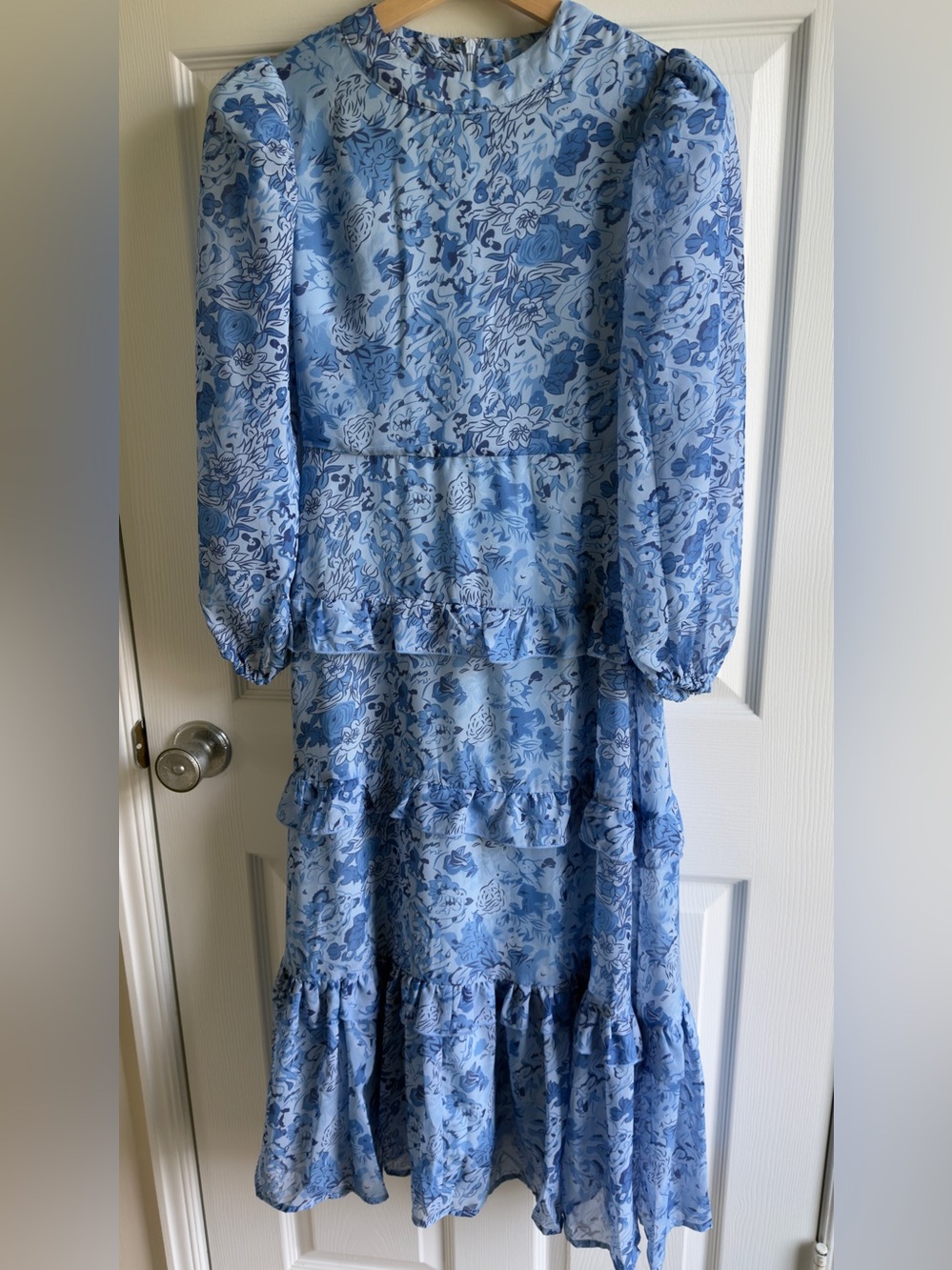 Hyacinth House Tuckernuck Blue Floral Tiered Ruffle Midi Dress XXS - Picture 2 of 5